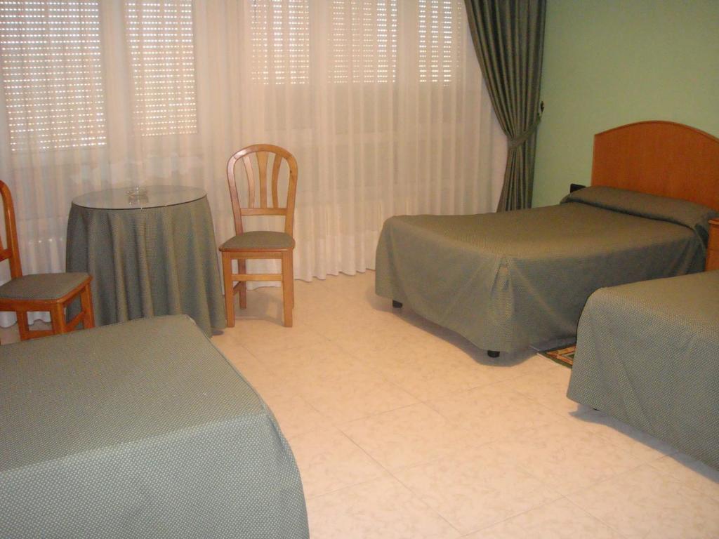 Hostal Serpol Hotel Palencia Room photo